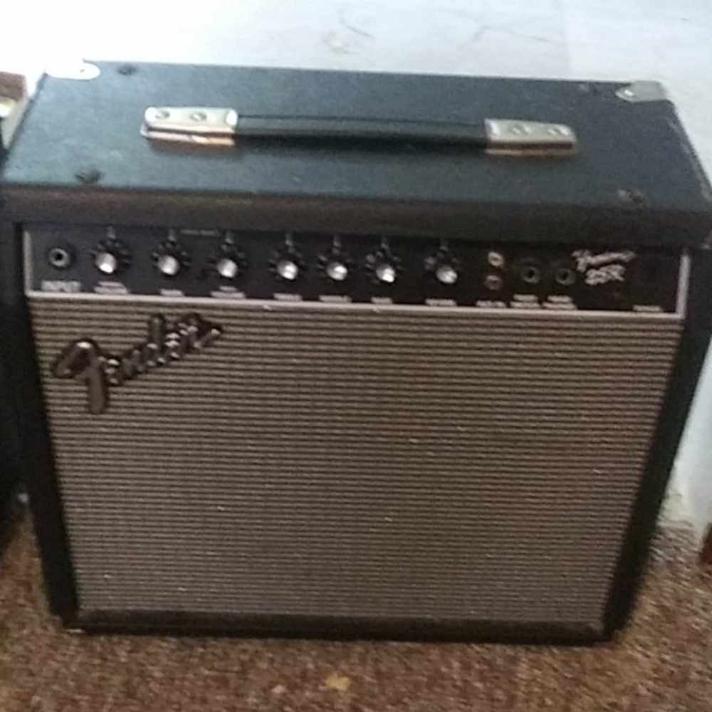 Amps Fender25R & HartkeB30 amps